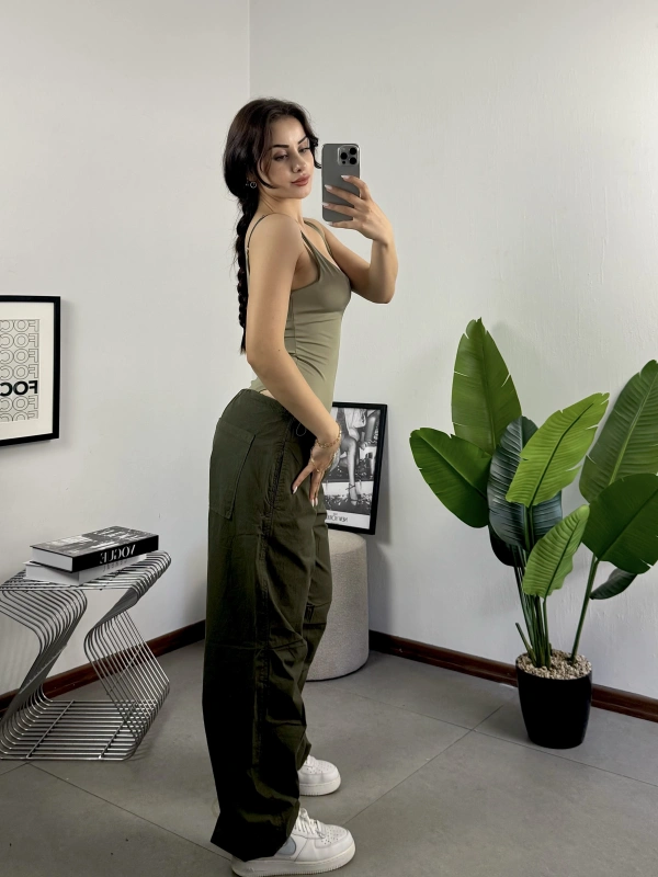Ayarlanabilir Askılı Fit Bodysuit Haki