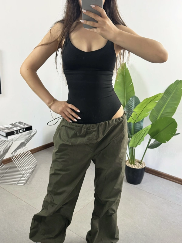 Ayarlanabilir Askılı Fit Bodysuit Siyah