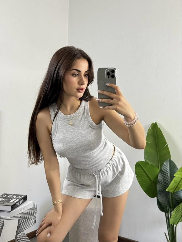 Brshk Karmelanj Şort