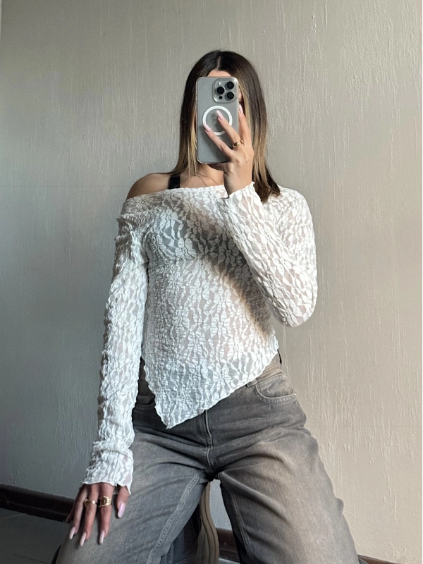 Dantel Asimetrik Kesim Bluz Beyaz