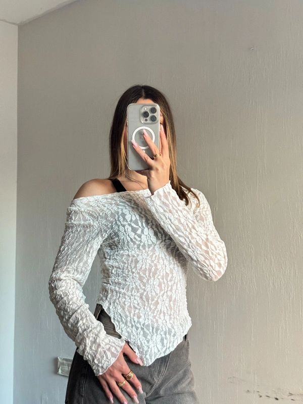 Dantel Asimetrik Kesim Bluz Beyaz