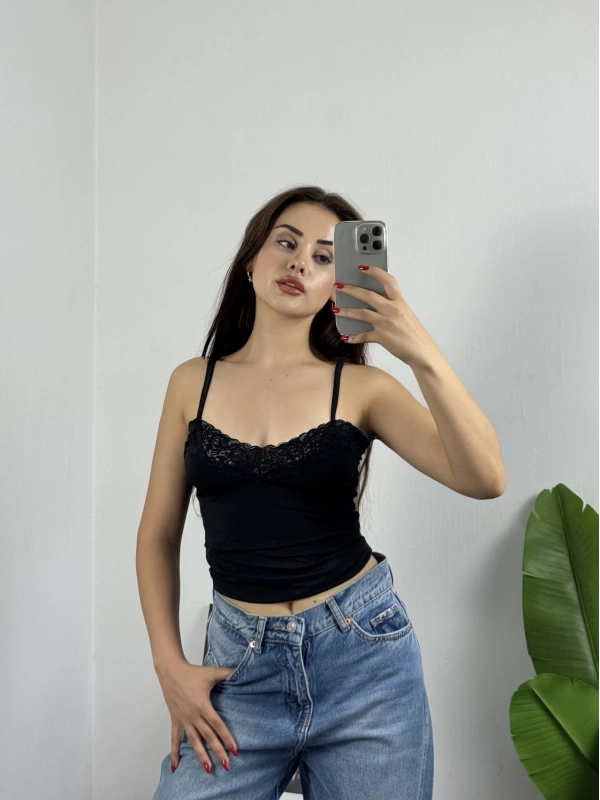 Dantel Detaylı Siyah Basic Uzun Croptop