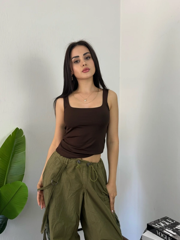 Effortless Kahve Croptop