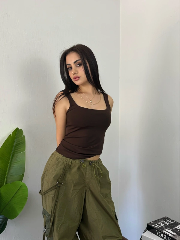 Effortless Kahve Croptop