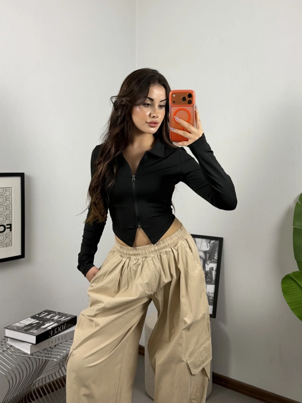 Grace Fermuarlı Siyah Bluz