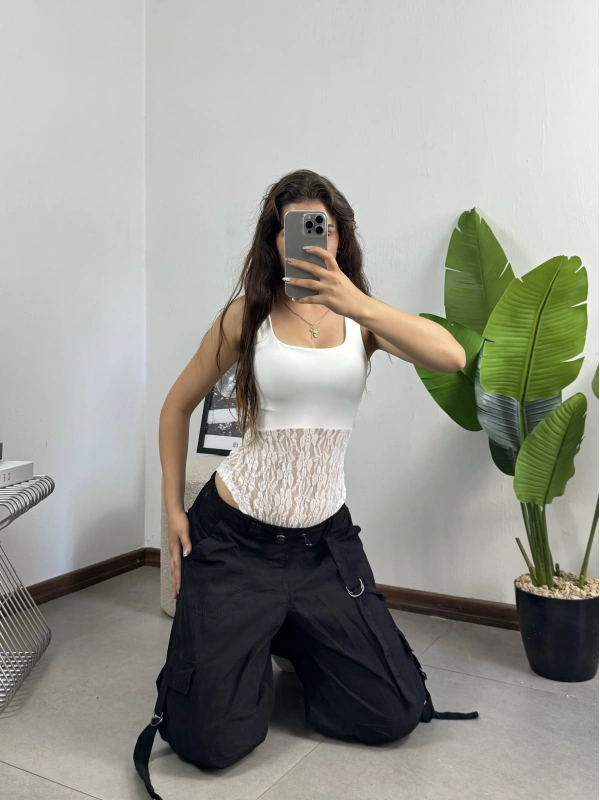 Kalın Askılı Dantel Dokulu Bodysuit Beyaz