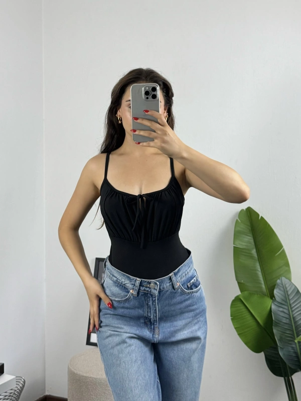 Önü Bağlamalı Siyah Bodysuit