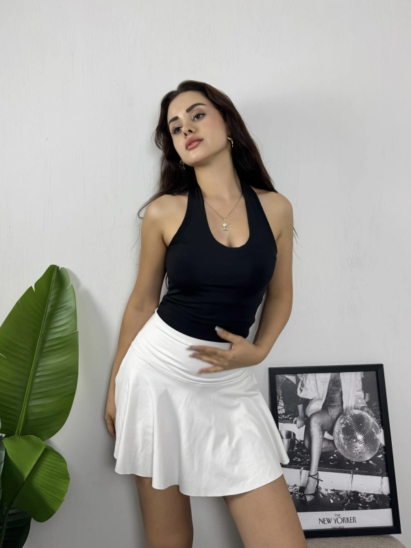 Siyah Boyundan Geçmeli Crop