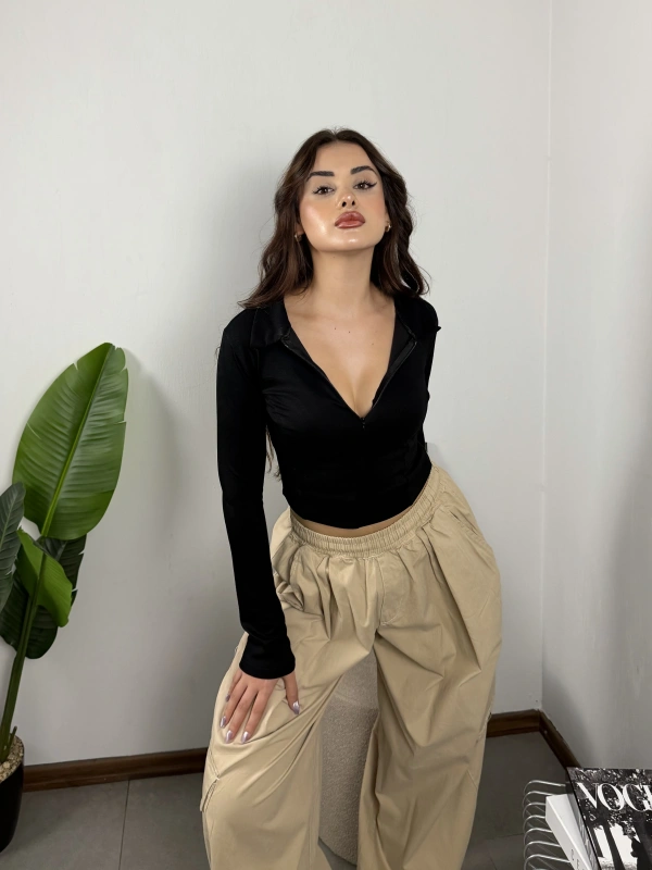 Yarım Fermuarlı Basic Siyah Bluz
