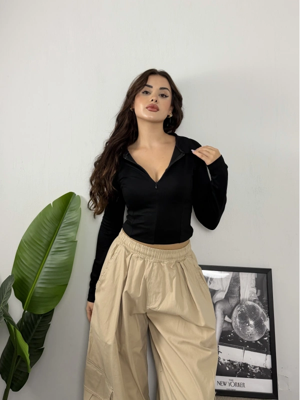 Yarım Fermuarlı Basic Siyah Bluz