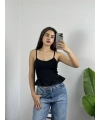 Kup Detay Siyah Volanlı Bluz