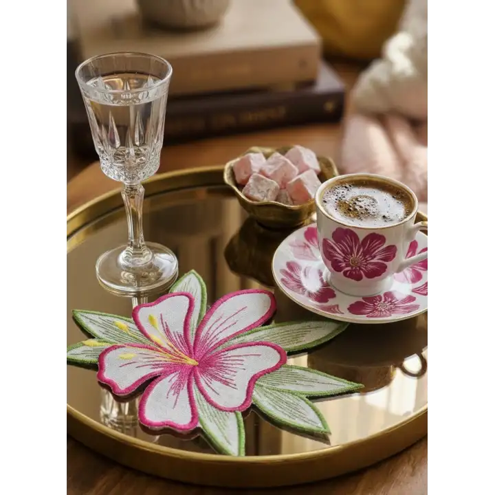 2 Adet Fuşya Zambak Nakışlı Sunum ve Kokteyl Peçetesi