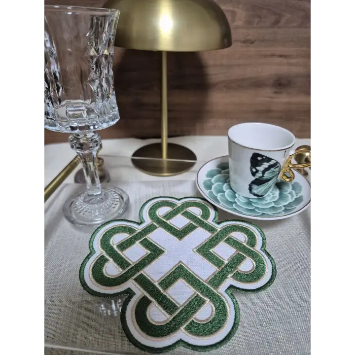 6 lı Set Karışık Renkte Sonsuz Aşk Kelt Düğümü Sembol Tasarımlı Modern Kokteyl Kahve Sunum Peçetesi 15cm