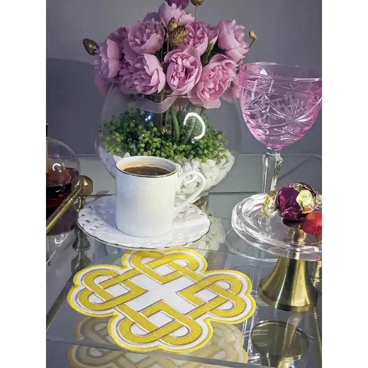 2li Sarı Sonsuz Aşk Kelt Düğümü Sembol Tasarımlı Modern Kokteyl Kahve Sunum Peçetesi 15cm