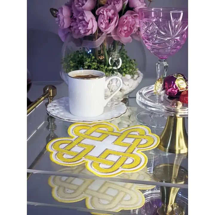 2li Sarı Sonsuz Aşk Kelt Düğümü Sembol Tasarımlı Modern Kokteyl Kahve Sunum Peçetesi 15cm