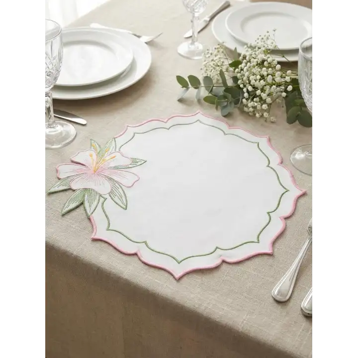 2 Kişilik Zambak Nakışlı Amerikan Servis Supla ve Sunum Peçetesi Seti - 4 Parça Bahar Serisi