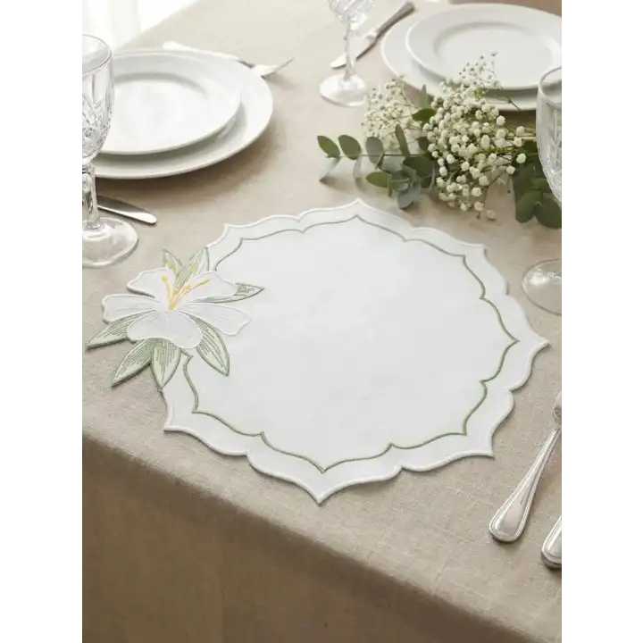 2 Kişilik Zambak Nakışlı Amerikan Servis Supla Sunum Peçetesi Hediyeli - 4 Parça Bahar Serisi