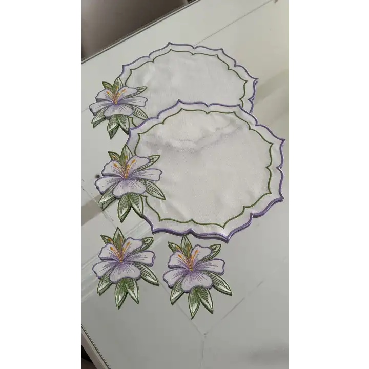 2 Kişilik Zambak Nakışlı Amerikan Servis Supla Sunum Peçetesi Hediyeli - 4 Parça Bahar Serisi