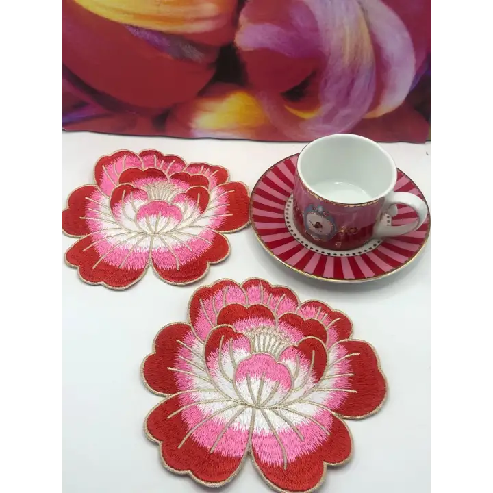 2 Adet Kırmızı Gül Nakışlı Sunum ve Kokteyl Peçetesi 14x13cm