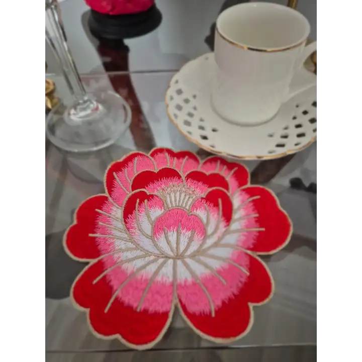 2 Adet Kırmızı Gül Nakışlı Sunum ve Kokteyl Peçetesi 14x13cm