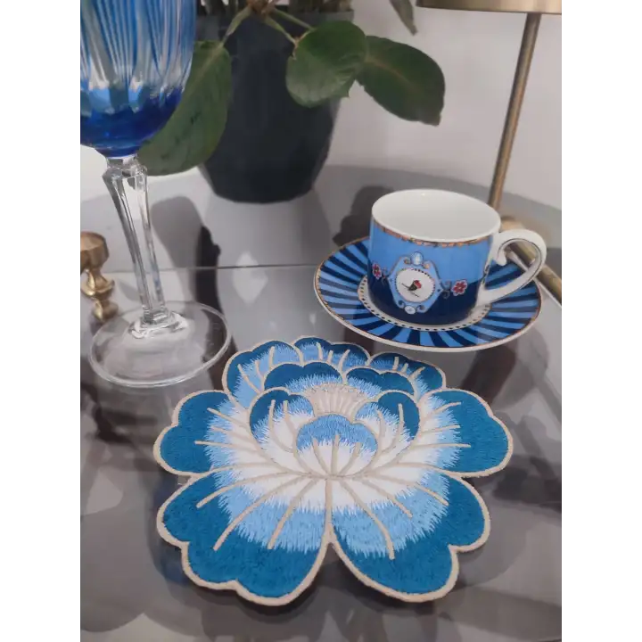 2 Adet Mavi Gül Nakışlı Sunum ve Kokteyl Peçetesi 14x13cm