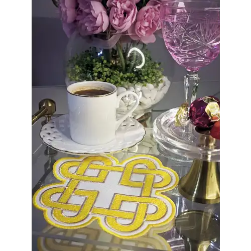 2li Sarı Sonsuz Aşk Kelt Düğümü Sembol Tasarımlı Modern Kokteyl Kahve Sunum Peçetesi 15cm