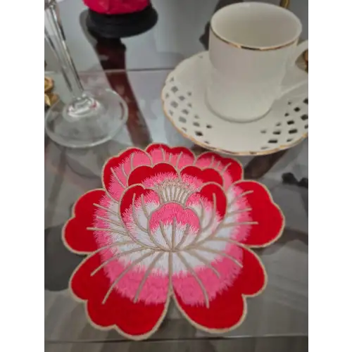 2 Adet Kırmızı Gül Nakışlı Sunum ve Kokteyl Peçetesi 14x13cm