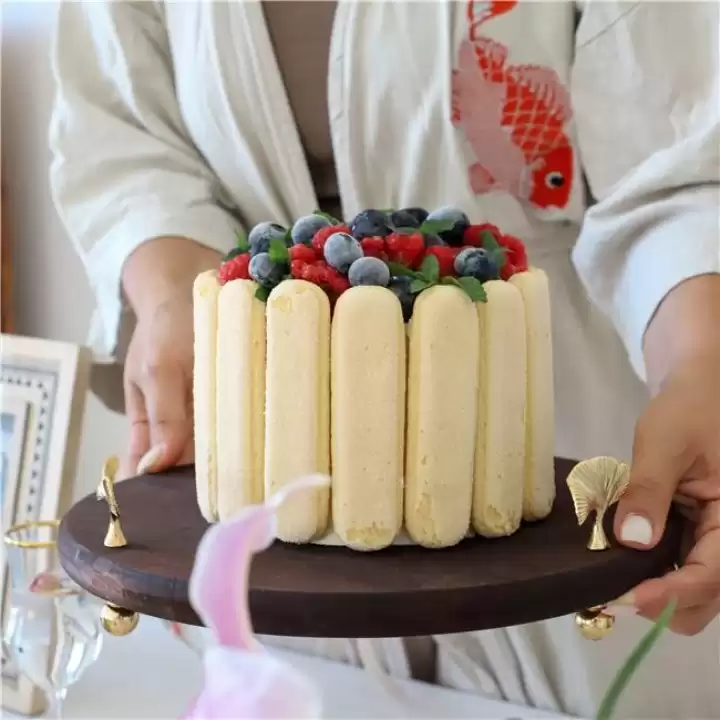 Akayev Ahşap 28 Cm Altın Ayak Ginkgo Yuvarlak Sunum Tabağı