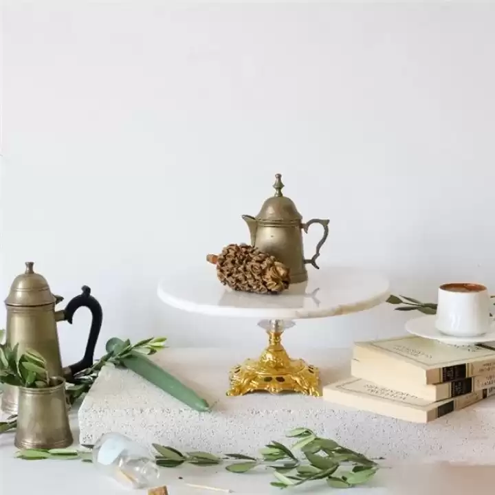 Akayev Mermer Beyaz 25 Cm Altın Barok Ayak Sunum Tabağı