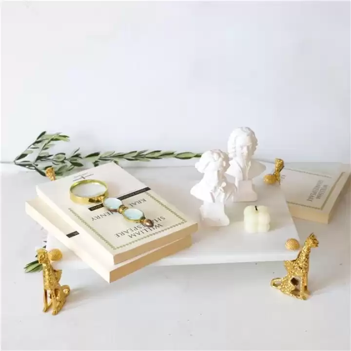 Akayev Mermer Beyaz 30x20 Cm Altın Çita Ayaklı Sunum Tabağı