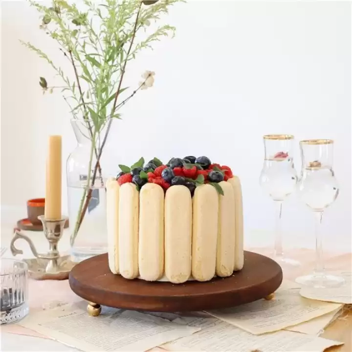 Akayev Ahşap 25 cm Altın Ayaklı Sunum Tabağı