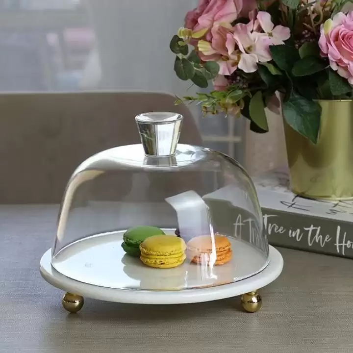 Akayev Mermer 25 Cm Altın Boncuk Ayaklı Beyaz Cam Fanus
