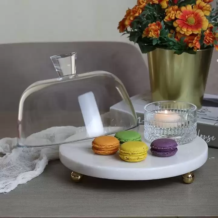 Akayev Mermer 25 Cm Altın Boncuk Ayaklı Beyaz Kalın Cam Fanus