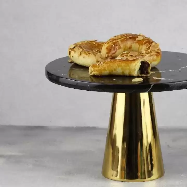 Akayev Mermer 25 Cm Altın Konik Ayak Siyah Sunumluk