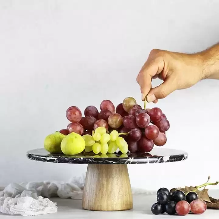 Akayev Mermer 28 Cm Ahşap Konik Ayaklı Siyah Yuvarlak Sunum Tabağı