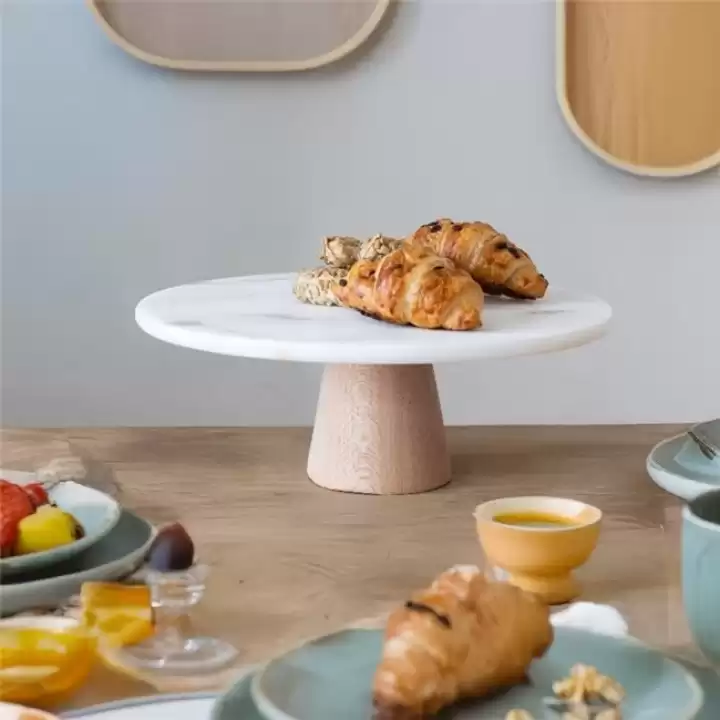 Akayev Mermer 28 Cm Konik Ahşap Ayaklı Beyaz Yuvarlak Sunum Tabağı