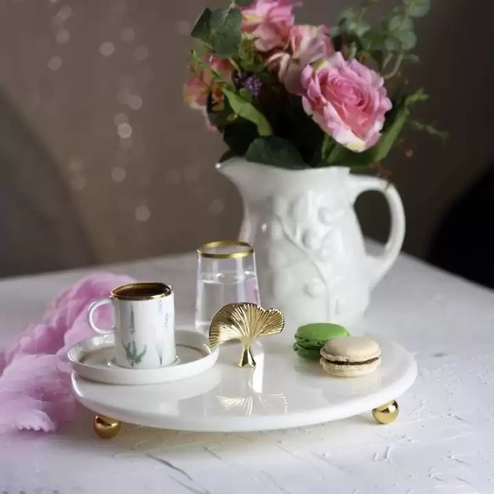 Akayev Mermer Beyaz 28 Cm Altın Boncuk Ayak Ginkgo Sunum Tabağı
