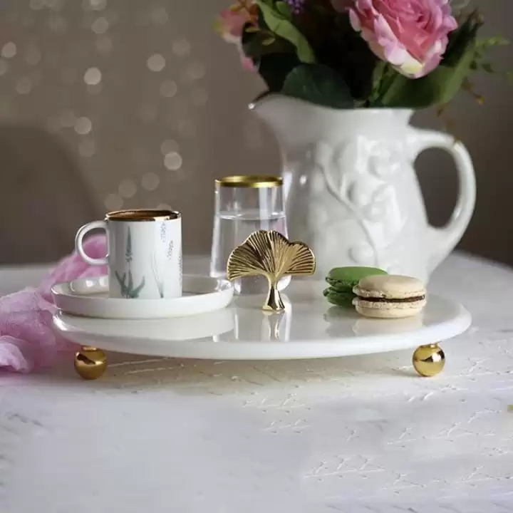 Akayev Mermer Beyaz 28 Cm Altın Boncuk Ayak Ginkgo Sunum Tabağı