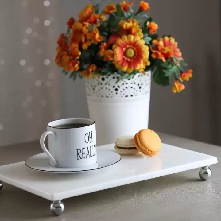 Akayev Mermer Beyaz 30x20 cm Gümüş Boncuk Ayaklı Sunum Tabağı