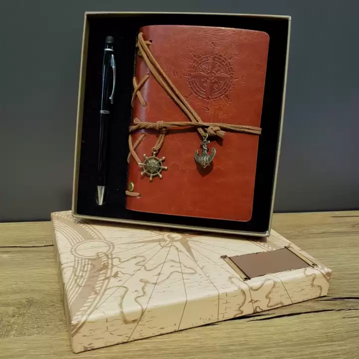 Kahverengi Pusula Tasarım Deri Defter Ve Siyah Kalem Seti