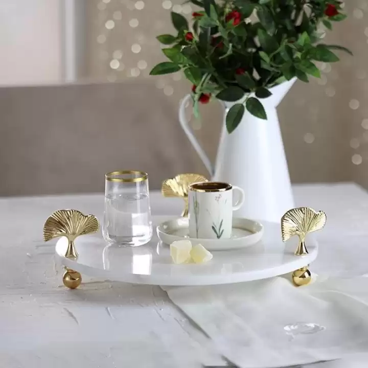Akayev Mermer Beyaz 30 Cm Altın Ayak Ginkgo Yuvarlak Sunum Tabağı