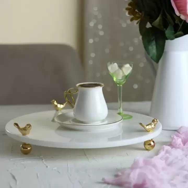 Akayev Mermer Beyaz 30 Cm Altın Ayak Kuş Yuvarlak Sunum Tabağı