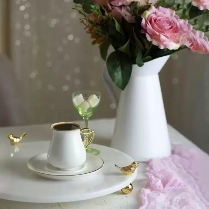 Akayev Mermer Beyaz 30 Cm Altın Ayak Kuş Yuvarlak Sunum Tabağı