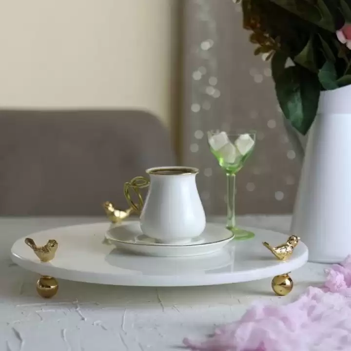 Akayev Mermer Beyaz 30 Cm Altın Ayak Kuş Yuvarlak Sunum Tabağı