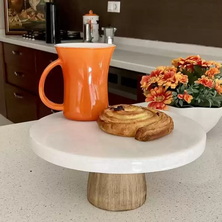 Akayev Mermer 25 Cm Konik Ahşap Ayaklı Beyaz Kalın Yuvarlak Sunum Tabağı