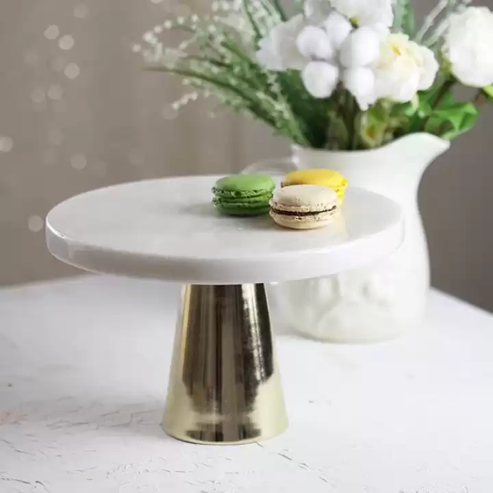 Akayev Mermer 28 Cm Altın Konik Ayak Beyaz Kalın Sunum Tabağı