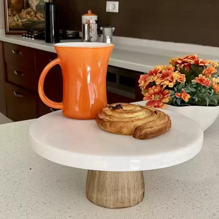 Akayev Mermer 28 Cm Konik Ahşap Ayaklı Beyaz Kalın Yuvarlak Sunum Tabağı