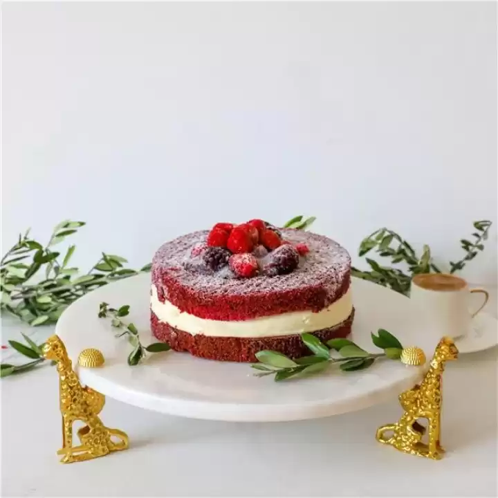 Akayev Mermer Beyaz 30 Cm Altın Çita Ayaklı Sunum Tabağı