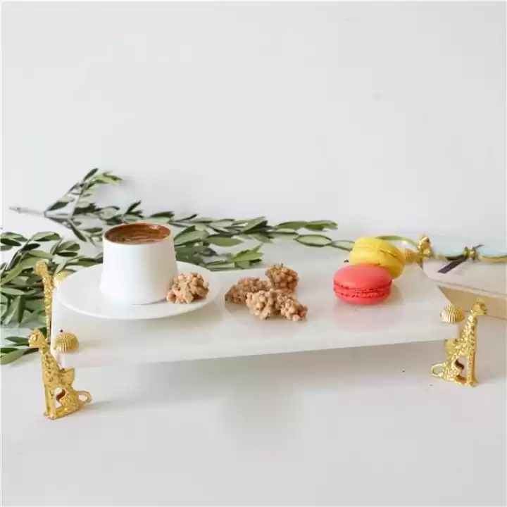 Akayev Mermer Beyaz 30x20 Cm Altın Çita Ayaklı Sunum Tabağı