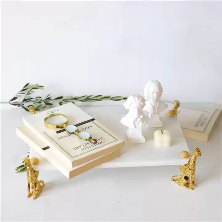 Akayev Mermer Beyaz 30x20 Cm Altın Çita Ayaklı Sunum Tabağı